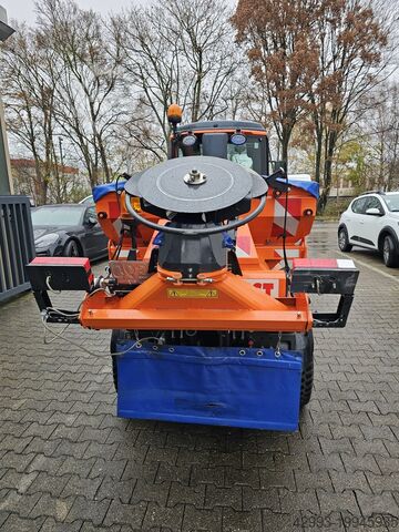 Winter maintenance equipment Holder C 70 SC