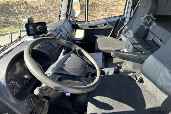 Caminhão frigorífico Iveco 120E28 TKK Carrier/ Swiss-Vehicle