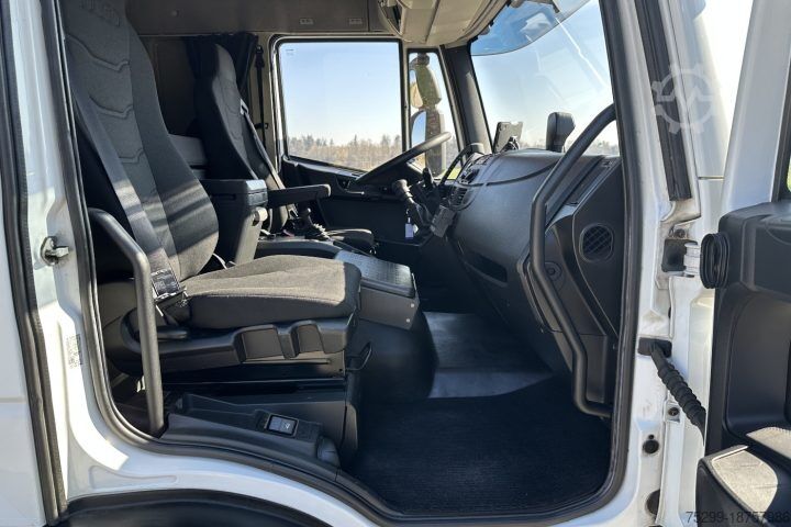 Caminhão frigorífico Iveco 120E28 TKK Carrier/ Swiss-Vehicle