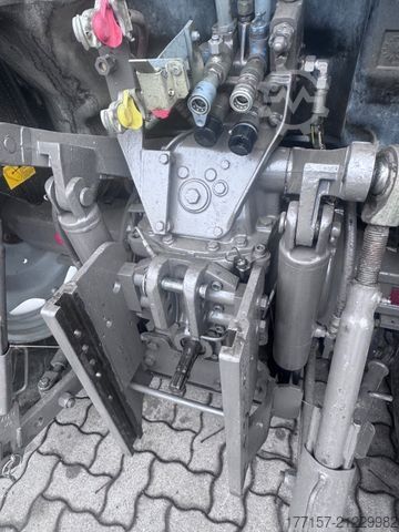 Tractor AGCO MASSEY FERGUSON 6140A, Frontlader, Schneeschild, 40Km/h