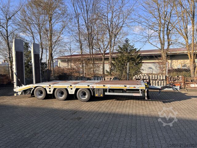 Low loader trailer Möslein TT 34 Zugrohr Gerade  34 t GG Tridem- Tieflader 3 Achs, gelenktNeufahrzeug