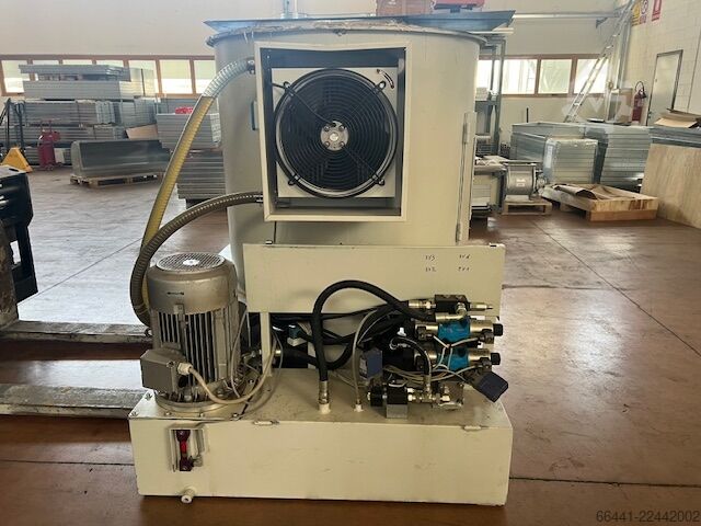 BRICHETTATRICE  KG./h  140 CO.MAT.FER DIN 140 N