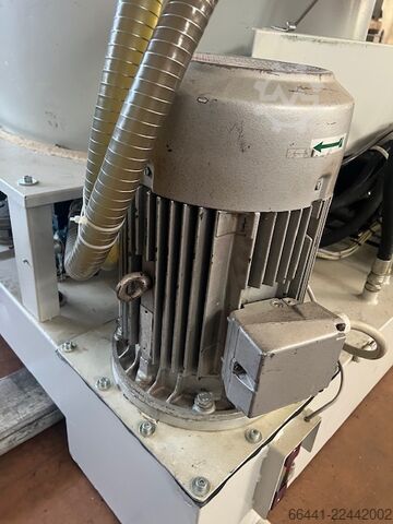 BRICHETTATRICE  KG./h  140 CO.MAT.FER DIN 140 N