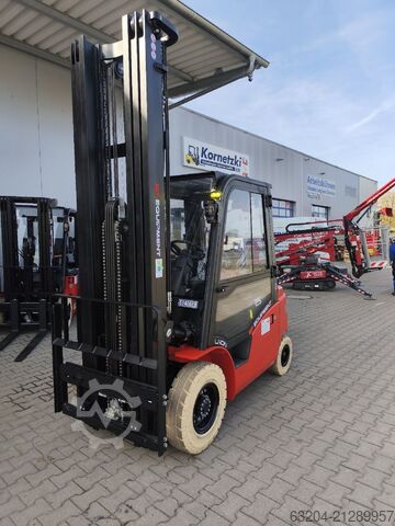 Elektrische vorkheftruck met 4 wielen EP EFL253P