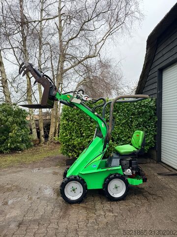 Avant 313 Minilader mit Mistzange, Radlader mit Teleskoparm avant 313S