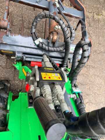 Avant 313 Minilader mit Mistzange, Radlader mit Teleskoparm avant 313S