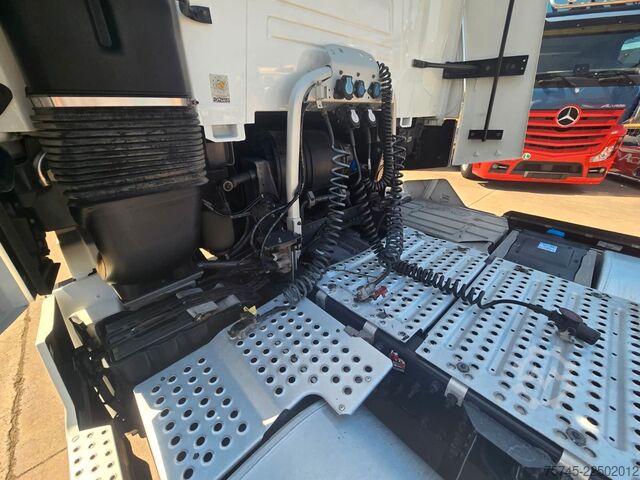 Standaard trekker RENAULT T480 * ACC * 2X TANK * SPURHALTE *