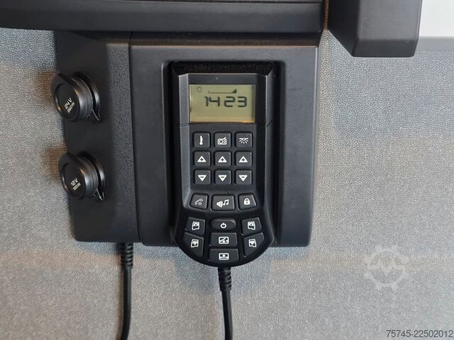 Standaard trekker RENAULT T480 * ACC * 2X TANK * SPURHALTE *