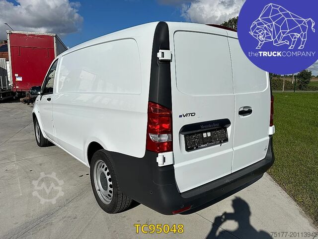 Dobozos kisteherautó Mercedes-Benz E-Vito