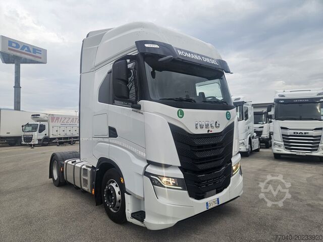 τυπικός οδικός ελκυστήρας Iveco SWAY 460