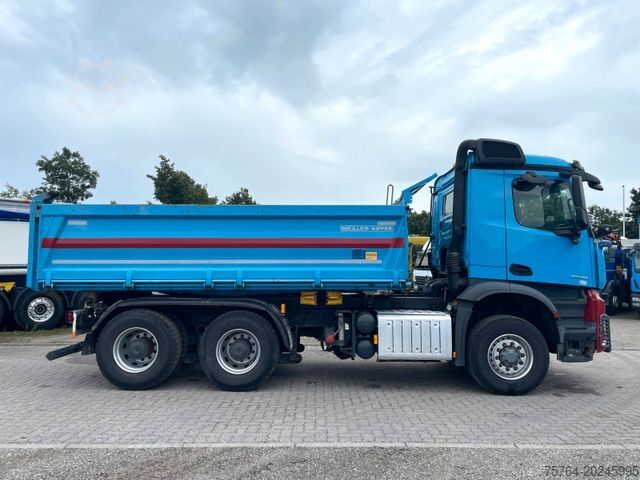 Tresidig tippbil MERCEDES-BENZ 2643 /6x6H ALLRAD/Meiller/Bordmatik/Schneeplatte