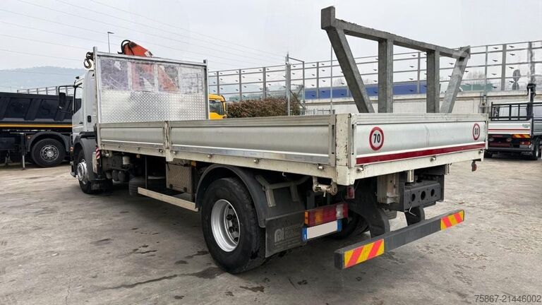 Camión de plataforma Mercedes-Benz Atego 1828