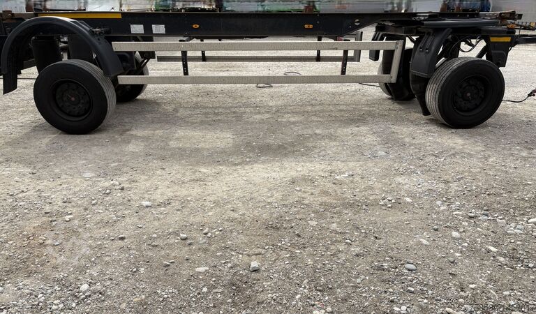 Swap-chassis trailer Kögel Lafette langer Hub Breitreifen top