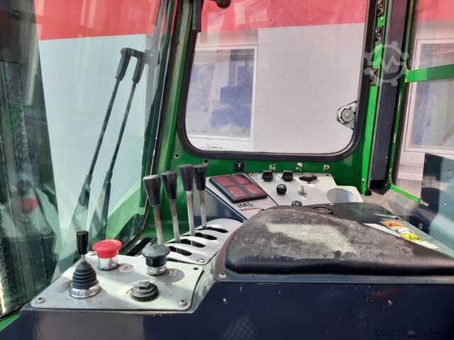 Cargador lateral de cuatro vías Combilift C4000G/095/40ST