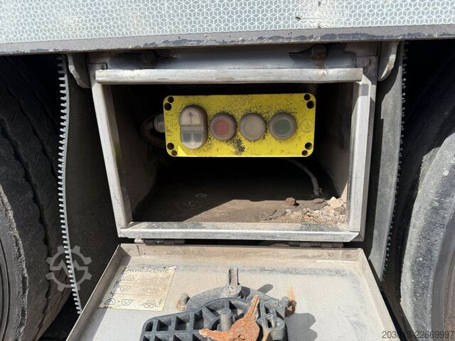 Dieplader oplegger  Pavelli Rimorchi S3BT36 Tieflader 3 Achs