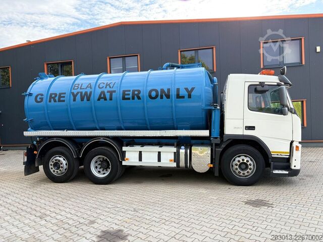 Vakuumtanktankvogn VOLVO FM330 6x2/2 Euro 5 LL Kanalreiniger 15000L