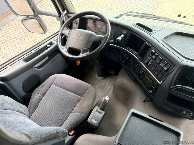 Vakuumtanktankvogn VOLVO FM330 6x2/2 Euro 5 LL Kanalreiniger 15000L