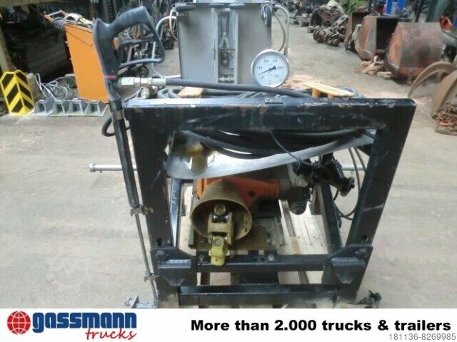 Kehrmaschine Unimog AUGL KMU88H, Kehrmaschinen-Aufbau
