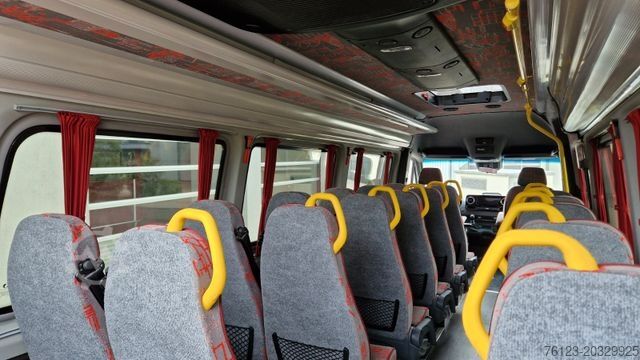 Minibus MERCEDES-BENZ 515 Sprinter 22 Schlafsessel Lagerfahrzeug Stock
