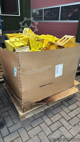 Razni plastični klinovi za točkove paleta Diversen Pallet kunstof wielkeggen