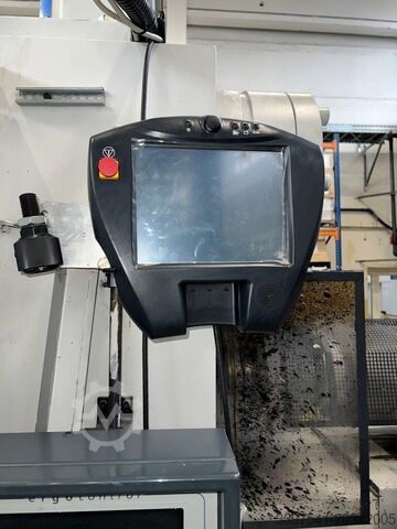 Máquina de moldagem por injecção DEMAG D 800 NCIII 