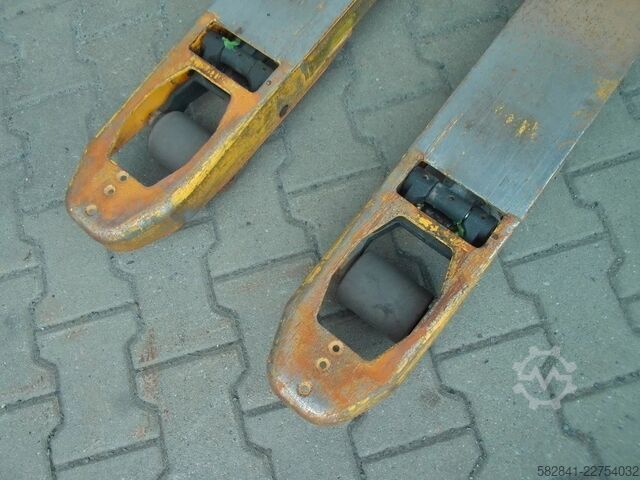 Elektro niskopodni paletar JUNGHEINRICH EJE 220