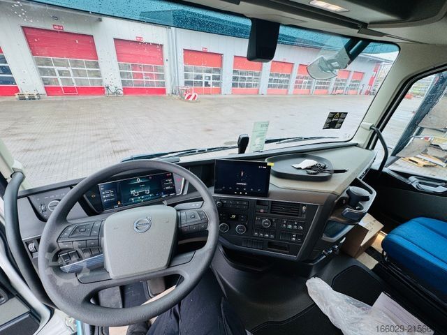 Zware vrachtwagen VOLVO FH 500 8x4 Kran F710 RA2.27 Jib & Winde Sofort