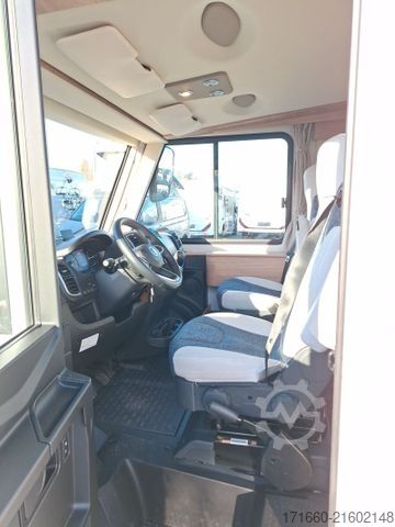 Integrated camper WEINSBERG CaraCore 700 MEG Light