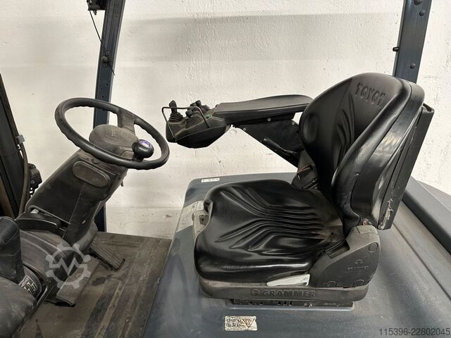 Chariot élévateur électrique à 4 roues Toyota 8FBMKT25