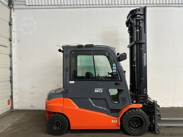 Chariot élévateur électrique à 4 roues Toyota 8FBMT50 - TRIPLEX 6,5 m - NEUWERTIG !!!
