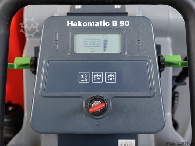 SZOROWARKA HAKO B90 TB750 NOWE BATERIE Hako Hakomatic B90 TB750 - 382h NEW BATTERIES