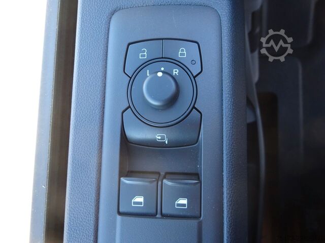 Furgoneta FORD Transit Custom Kasten 280 L1H1 Trend 136PS Autm.