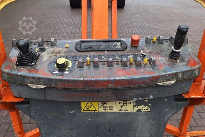 Leddelt teleskopisk arbejdsplatform JLG 860SJ Diesel, 4x4 Drive, 28.2m Working Height, 22.