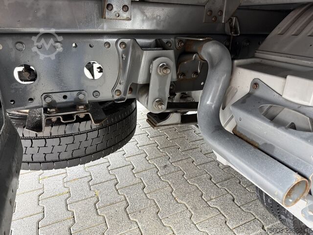 Fourgon pick-up Mercedes-Benz Atego 813