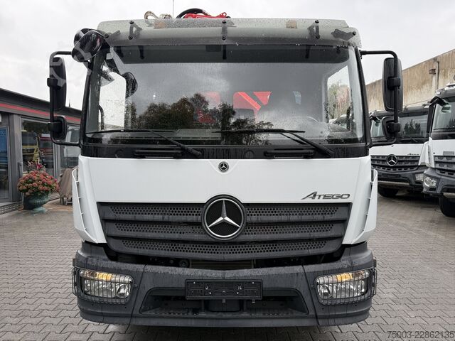 Grue montée sur camion Mercedes-Benz Atego 1623 4X2 Kran Fassi F135