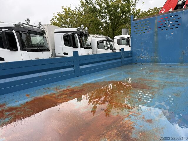 Camion plateau Mercedes-Benz Atego 1623 4X2 Kran Fassi F135