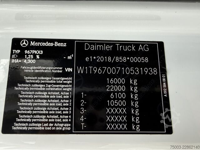 Camion plateau Mercedes-Benz Atego 1623 4X2 Kran Fassi F135