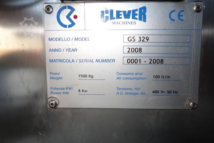 Sleevovací stroj 10 000 lahví/hod Clever GS 301