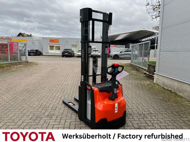 High Lift stacker Toyota SWE 200 L