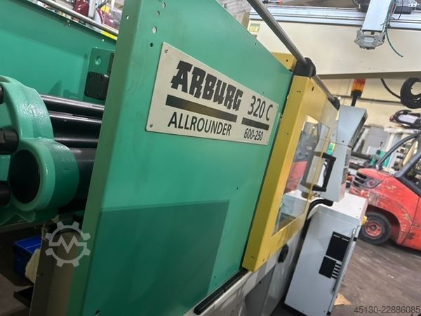 Mașină de turnat prin injecție Arburg 320C 600-250