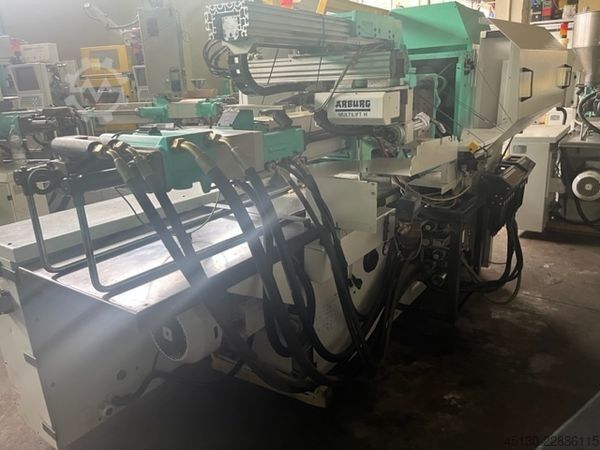 μηχανή χύτευσης με έγχυση Arburg 320K 700-250