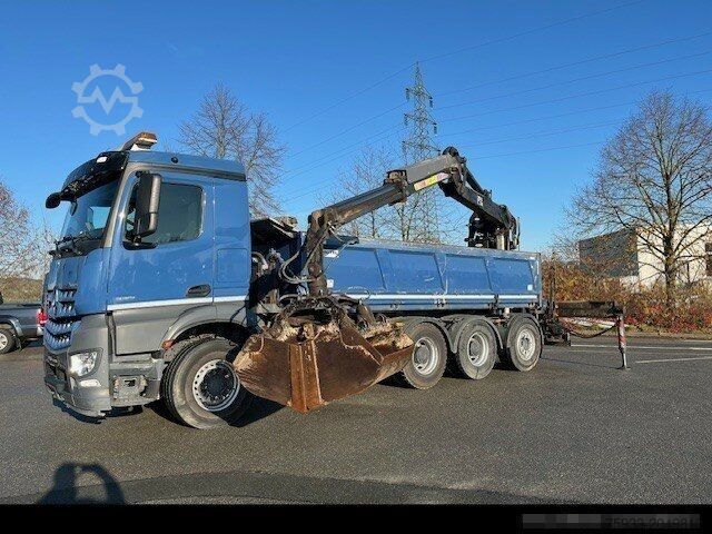 Camion à usage spécial MERCEDES-BENZ Arocs 3251 L 8x4 Kipper+Penz 12L8 40R+Lift+Lenk