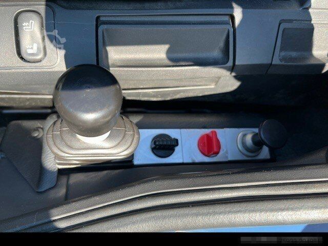 Camion à usage spécial MERCEDES-BENZ Arocs 3251 L 8x4 Kipper+Penz 12L8 40R+Lift+Lenk