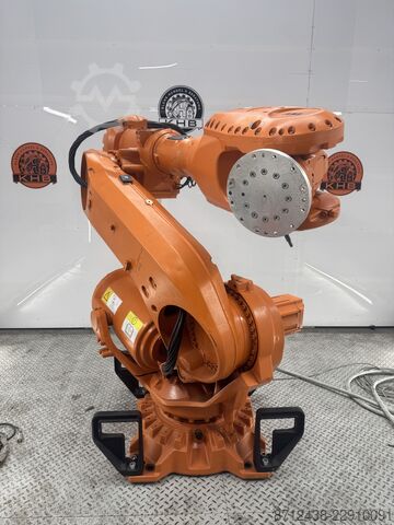 Robot industriale ABB IRB 6700-300/2.70