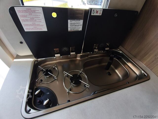Autorulotă cu alcovă CARADO A 364 Makise, Navi, Lithium,6 Personen Zulassung