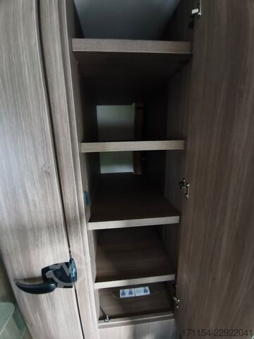 Autorulotă cu alcovă CARADO A 364 Makise, Navi, Lithium,6 Personen Zulassung