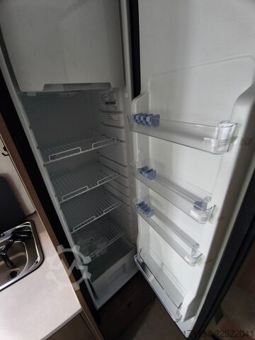 Autorulotă cu alcovă CARADO A 364 Makise, Navi, Lithium,6 Personen Zulassung