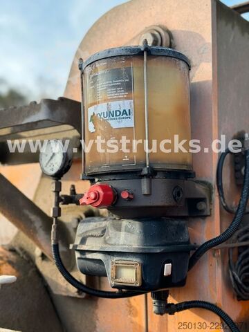 Chargeuse sur pneus HYUNDAI HL 970 XT  Radlader Klima Zentralschmieranlage
