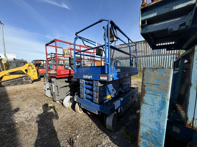 Scissor Lift UPRIGHT X 32 N