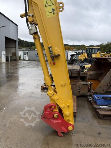 Komatsu PC210LC-11 Komatsu PC210LC-11